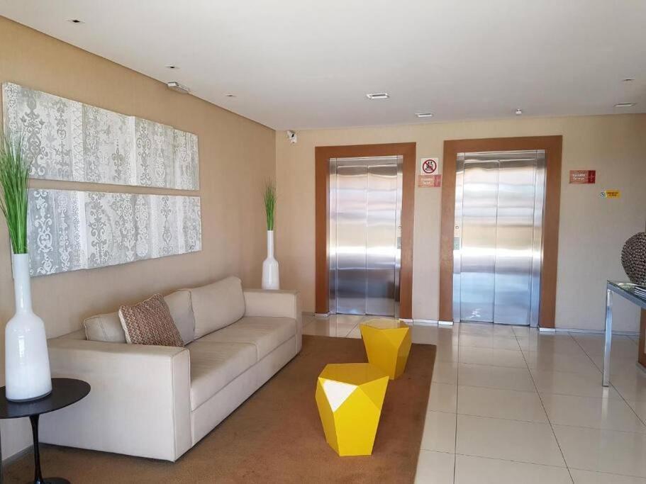 No Edificio Setai Apartamento *