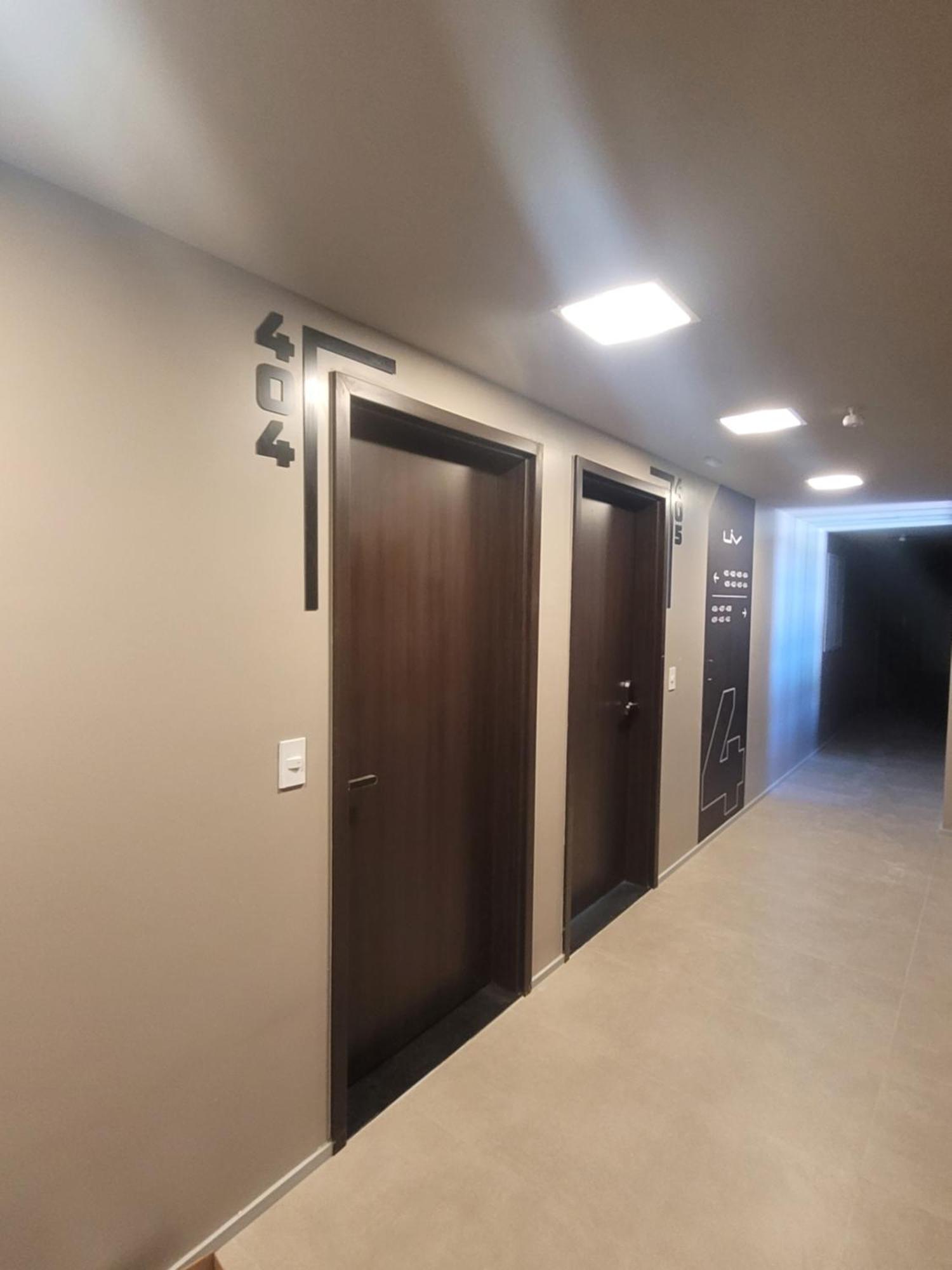 Liv 404 - - Ponta Apartamento *