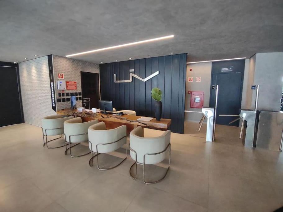 Liv 404 - - Ponta Apartamento