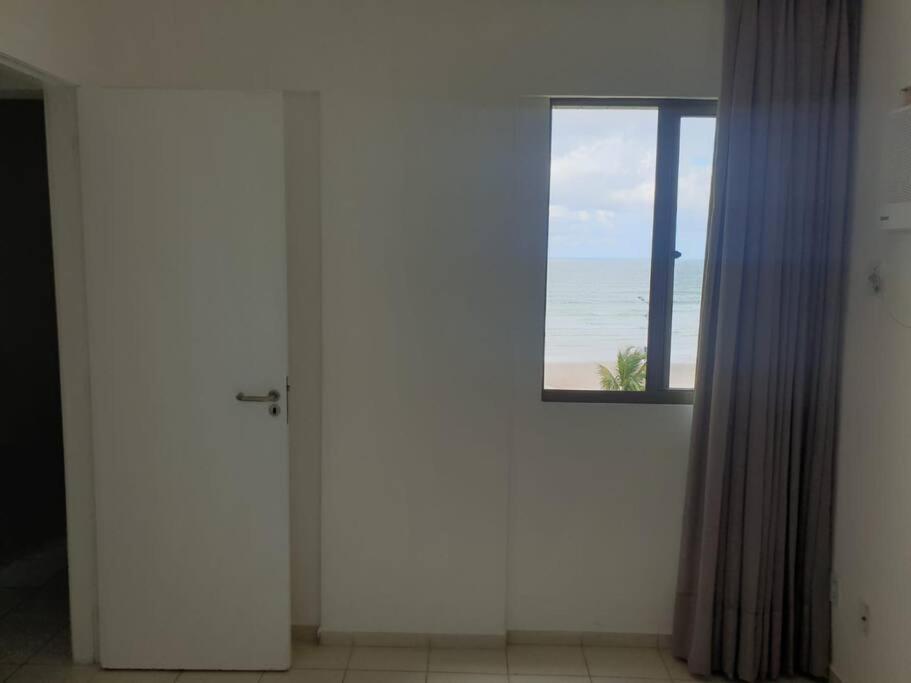 Apartamento Beira Mar 2 Quartos Com Piscina E Internet *