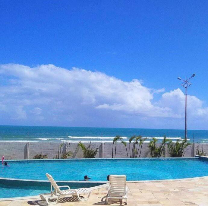 Apartamento Beira Mar 2 Quartos Com Piscina E Internet Apartamento *
