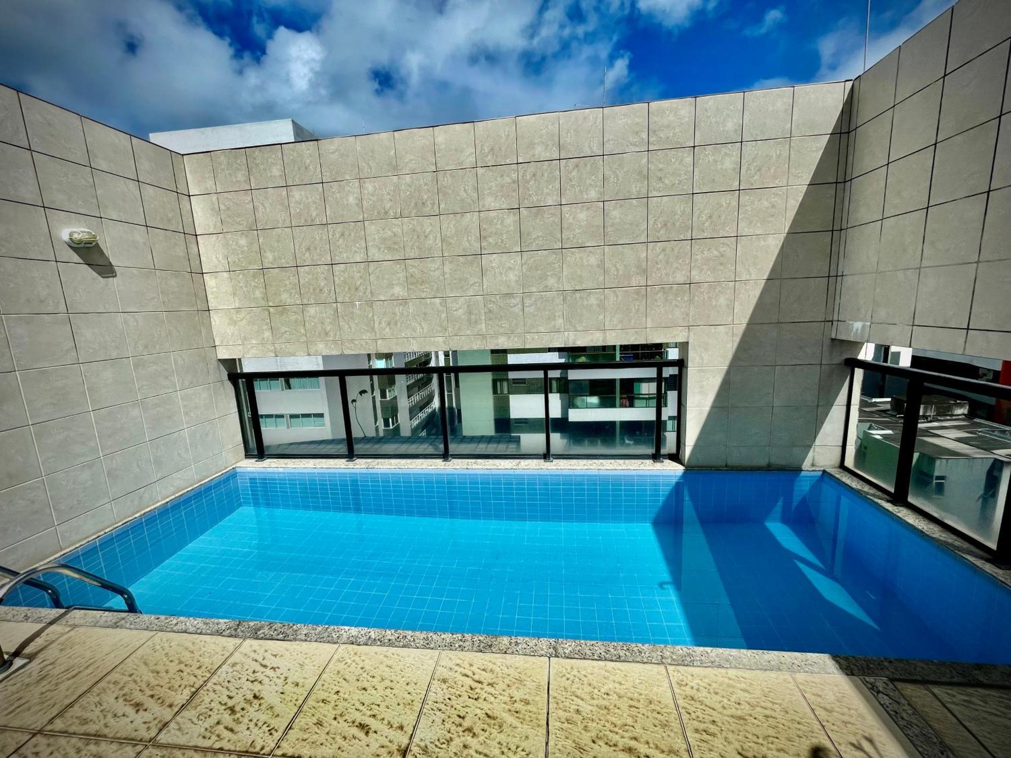 Luxo Com Piscina Em Ponta *