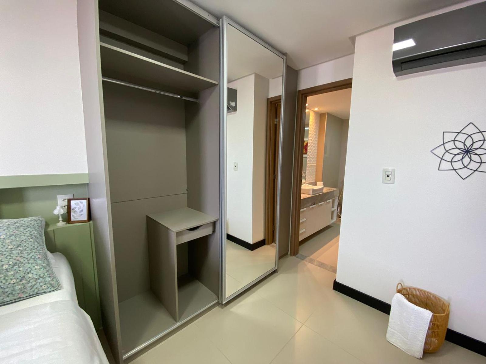 Luxor Double Com Varanda Gourmet Contendo Churrasqueira E Frigobar, Vista Panoramica Da Ponta Verde! 2 Quartos Com Split, 2 Banheiros E Uma Banheira De Hidromassagem Na Do Apartamento!