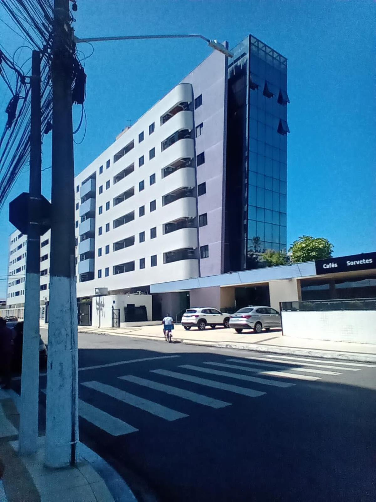 Na Beira Mar De Pajucara- Edif Neo- E Sala - Possui Varanda- Vista Lateral Do Mar-rua Julio Plech Filho 60 Esquina Com Avenida Doutor Antonio Gouveia - Consumo Eletrico E Pago No Ckeck-out - 1 Kwh E 1,35 Reias - Tem Tela De Proteca Apartamento Maceió