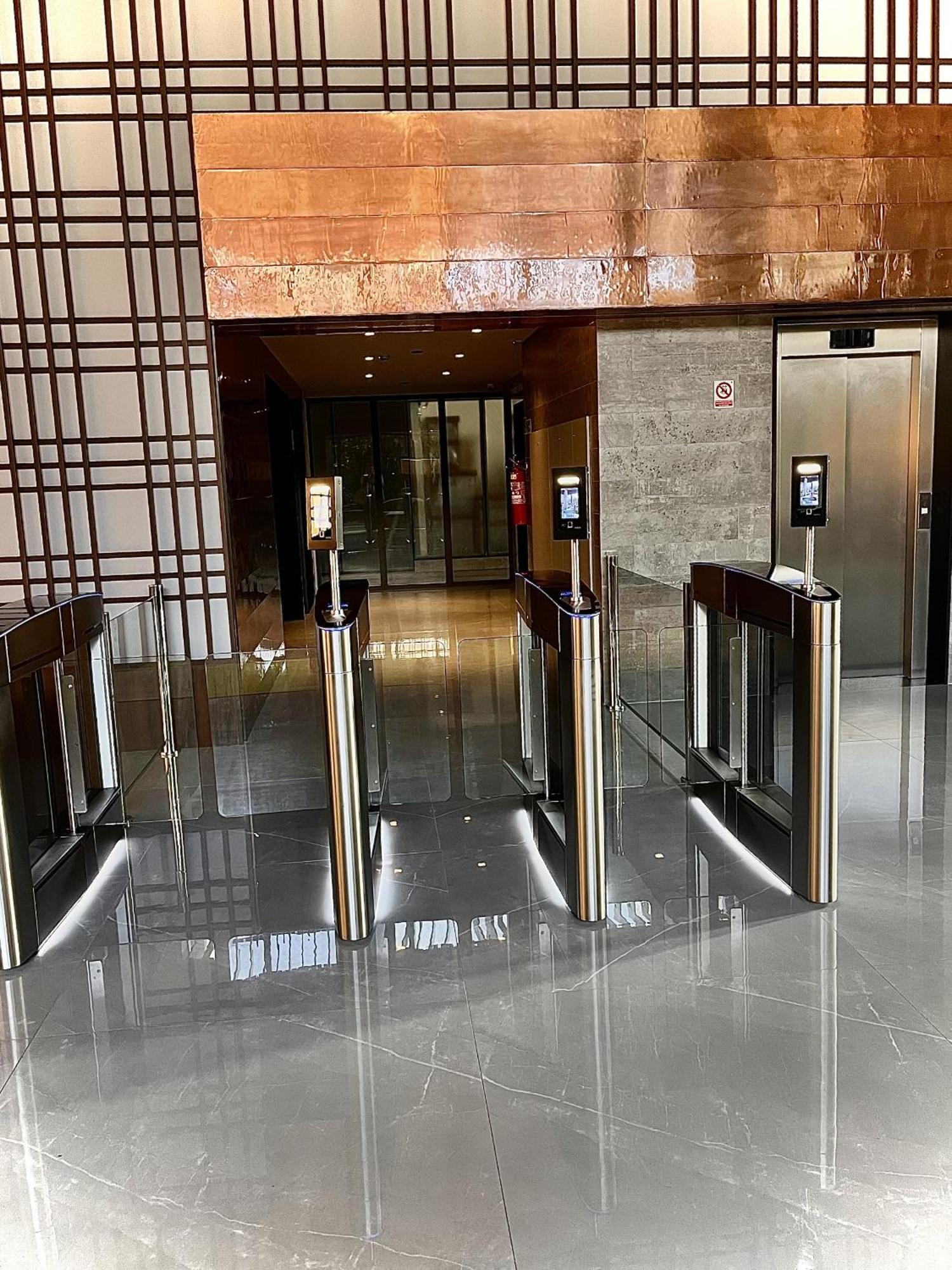 Apartamento Predio De Alto Padrao De Luxo A Beira Mar!