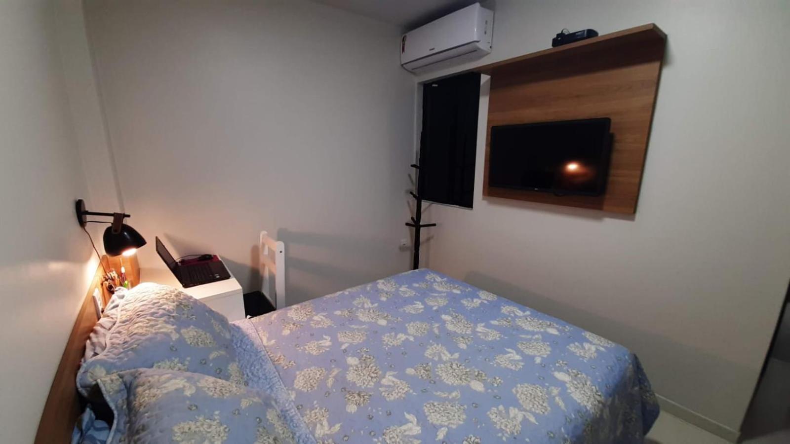Apartamento De Ponta Verde, A Beira Mar, Com Sala Climatizada, Paraiso Em