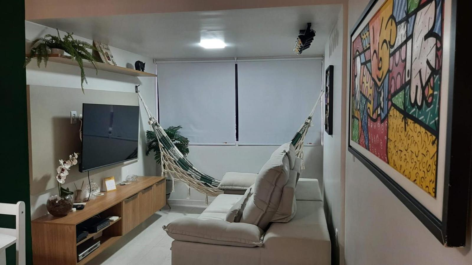 Apartamento De Ponta Verde, A Beira Mar, Com Sala Climatizada, Paraiso Em