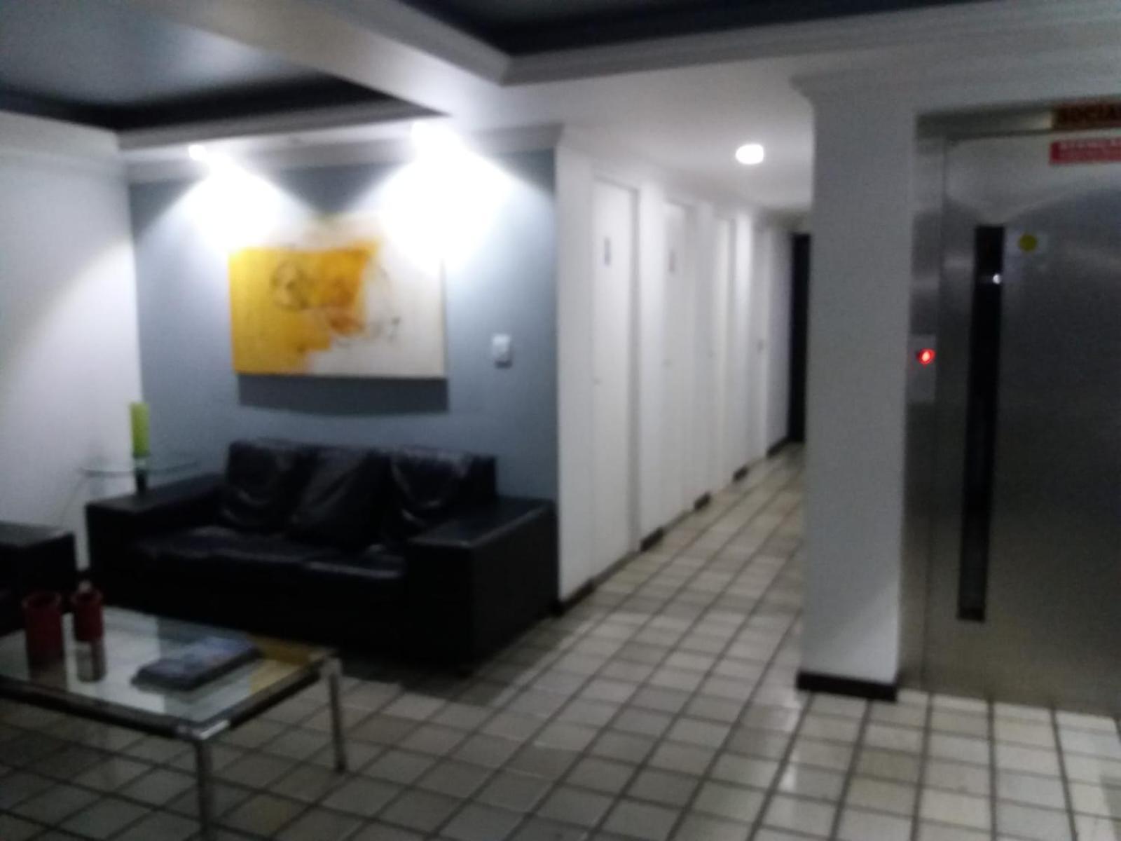 Apartamento De Ponta Verde, A Beira Mar, Com Sala Climatizada, Paraiso Em Maceió