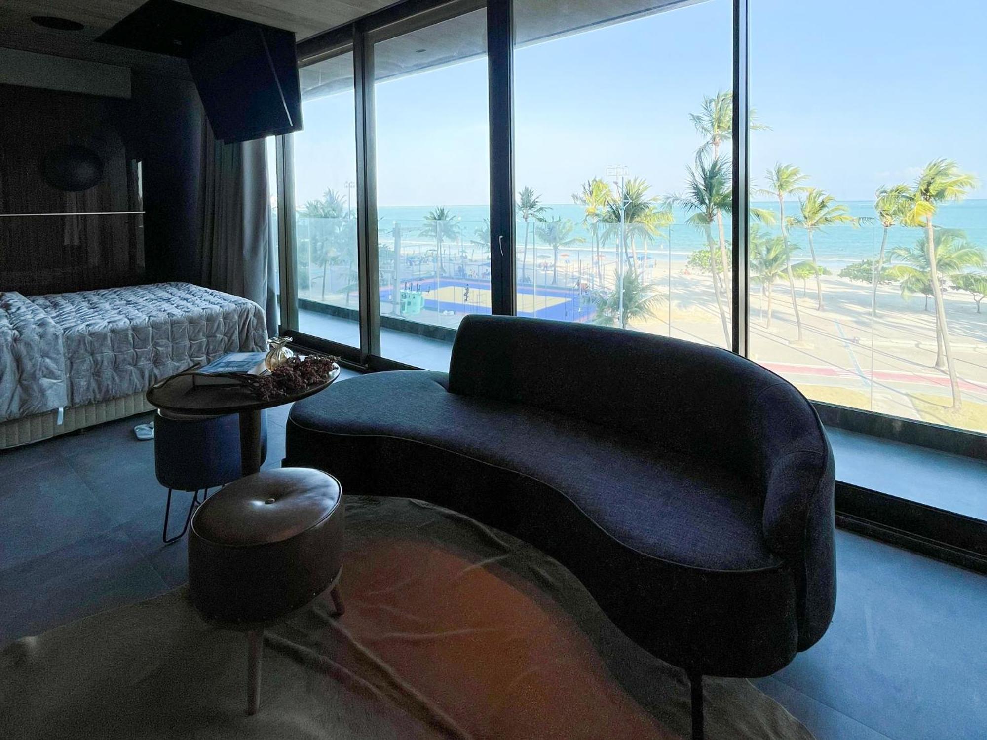 Apto Luxo Beira-mar Com Varanda Com Vista Frente Mar Na Da Pajucarant310