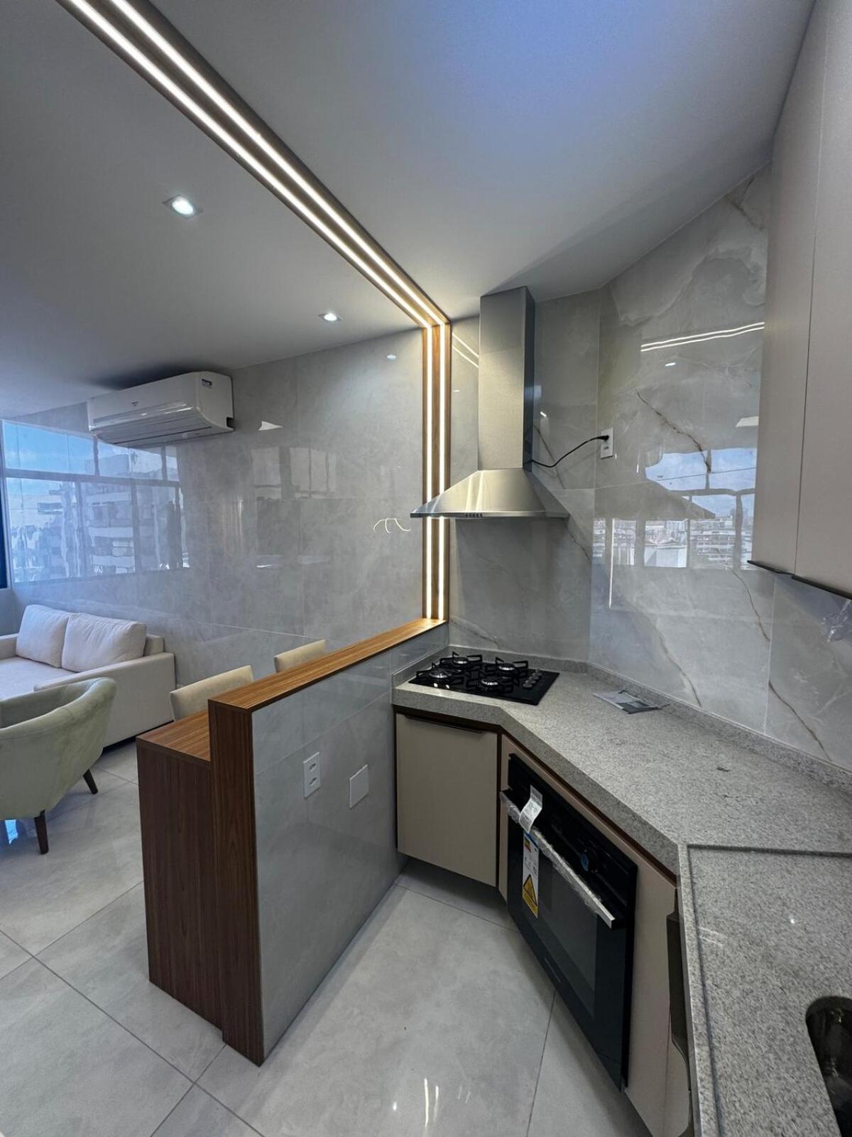 Apartamento Cobertura Com Dois Quartos - Piscina Privativa- Beira Mar *