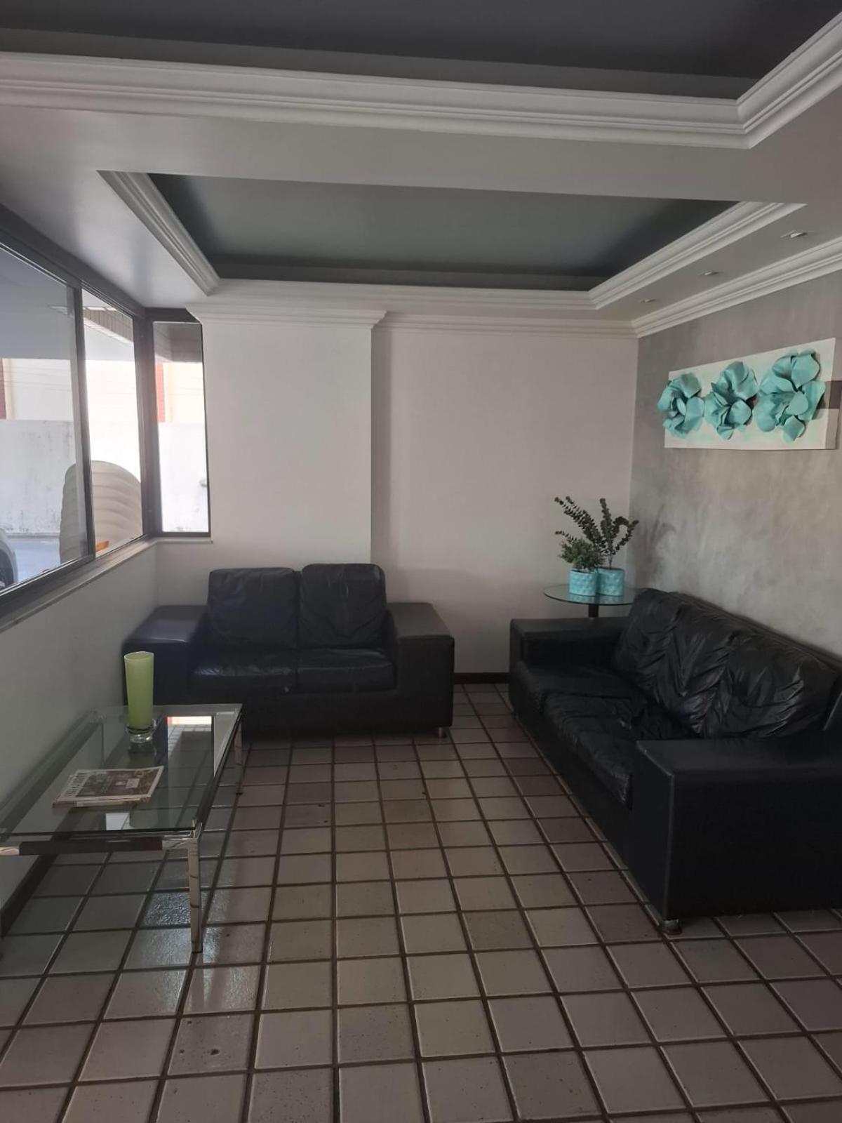 Apartamento De Ponta Verde, A Beira Mar, Com Sala Climatizada, Paraiso Em