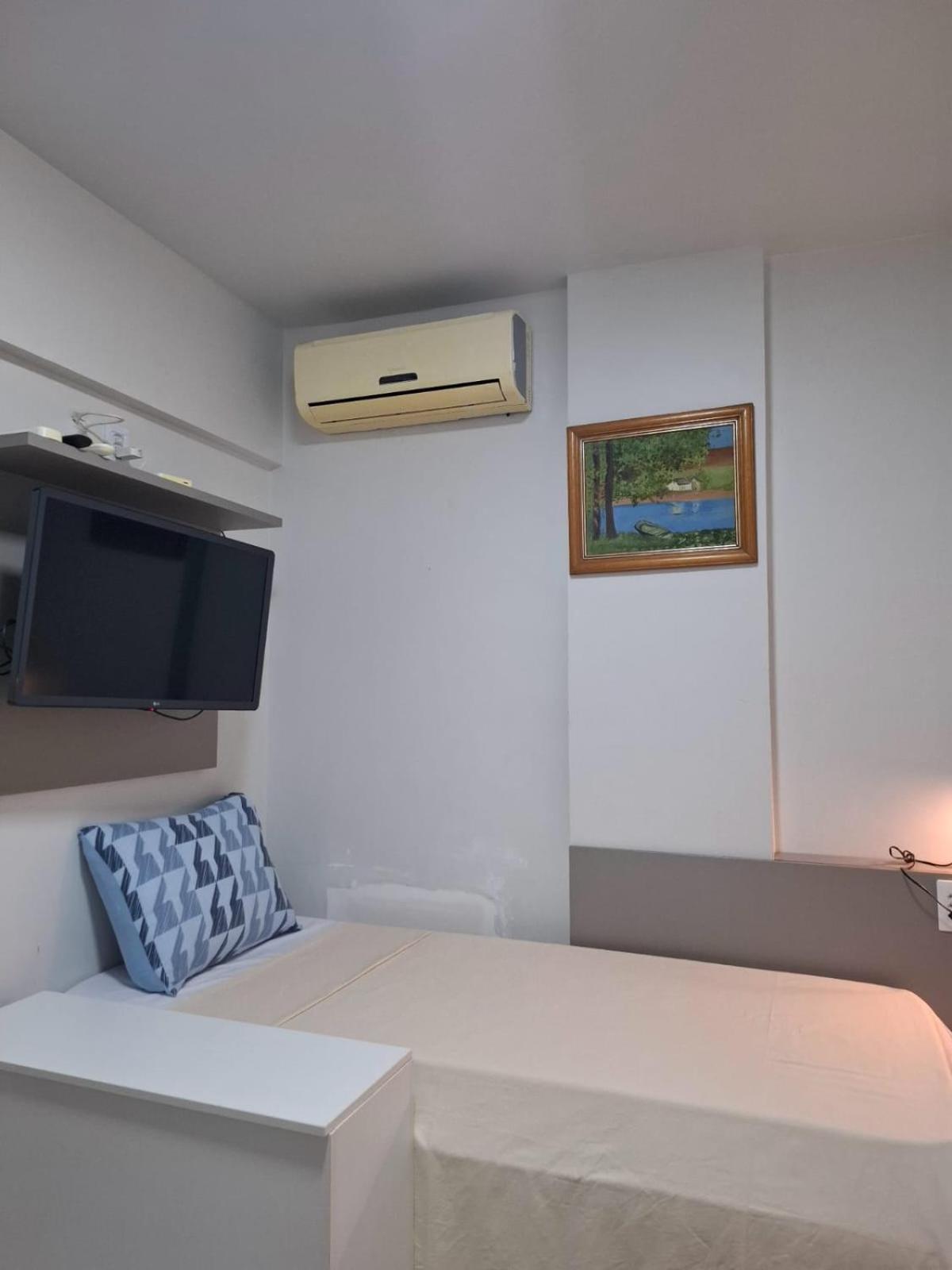 Apartamento De Ponta Verde, A Beira Mar, Com Sala Climatizada, Paraiso Em Maceió