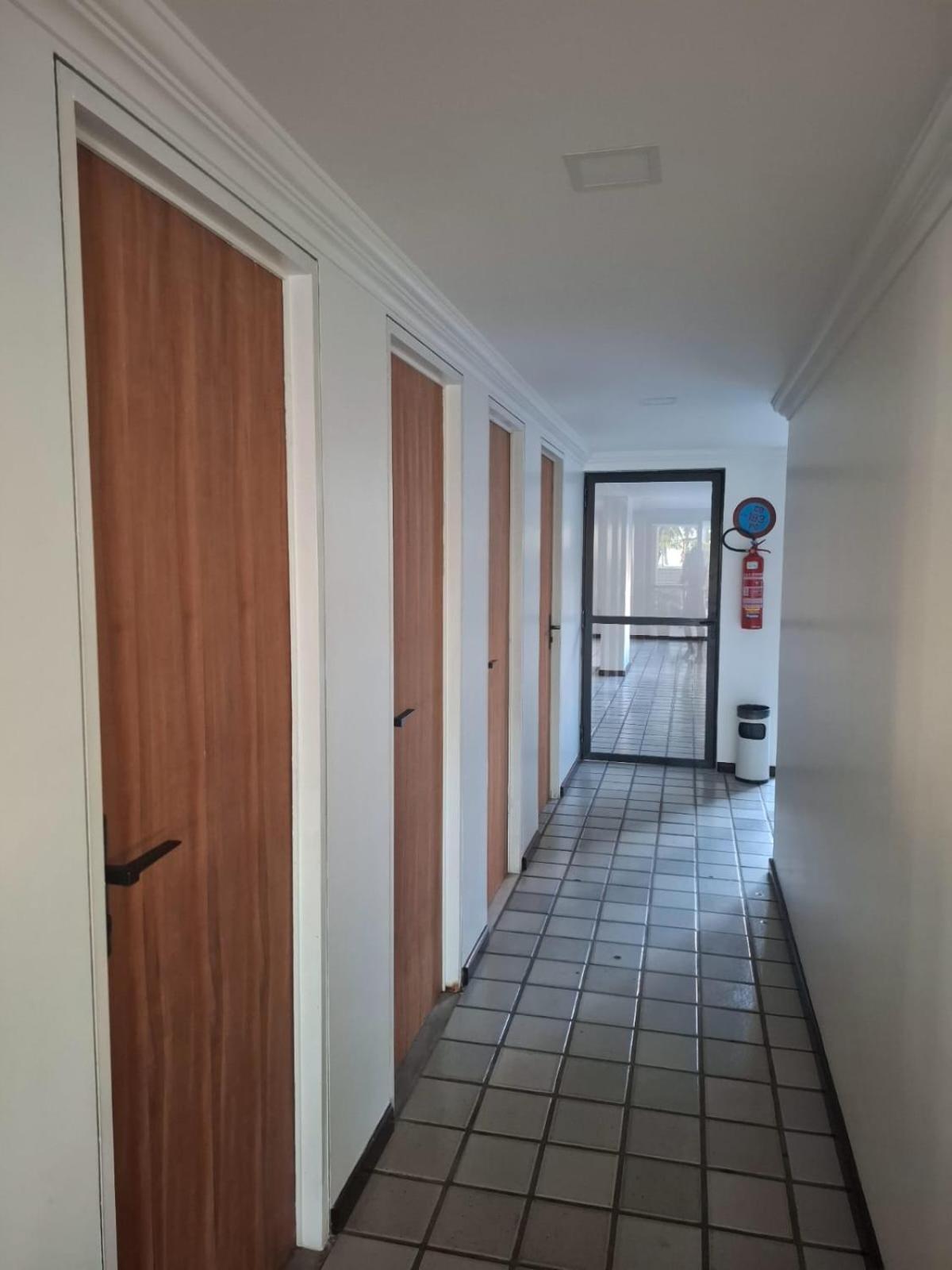 De Ponta Verde, A Beira Mar, Com Sala Climatizada, Paraiso Em Apartamento