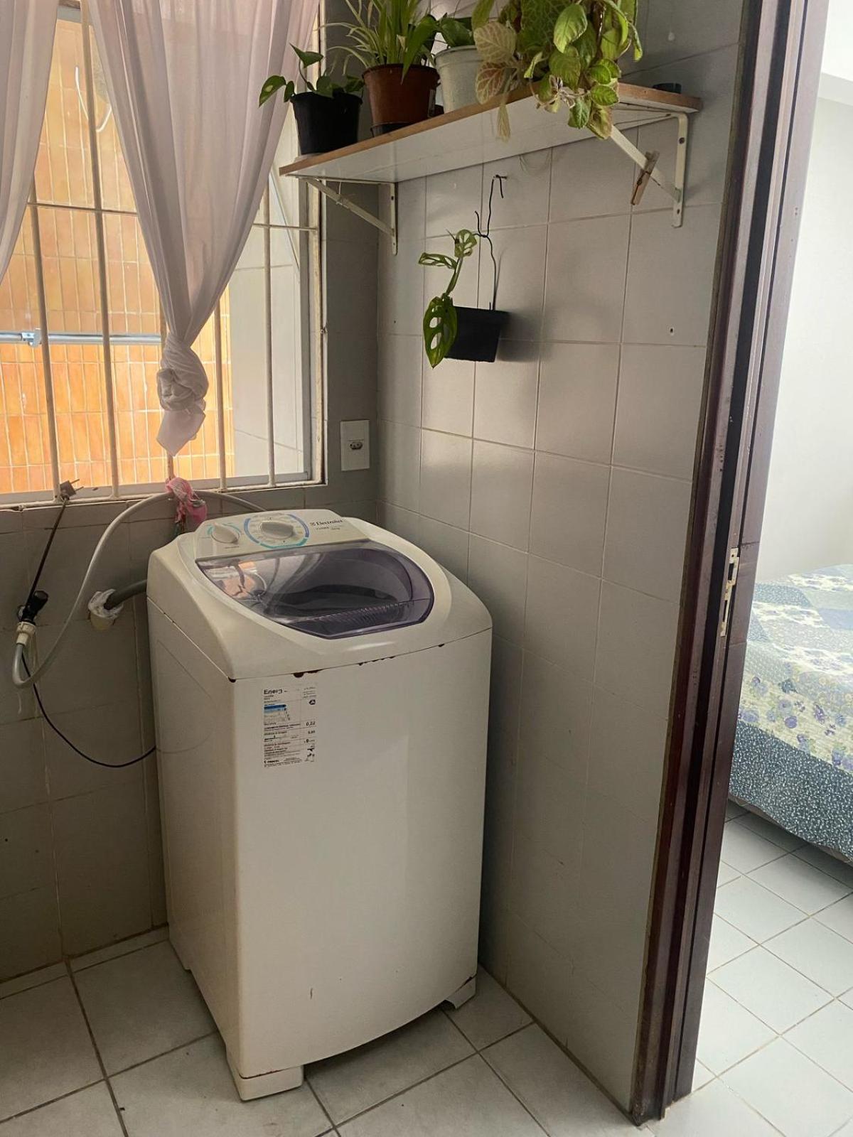 E Sala A 150 Metros Da Apartamento