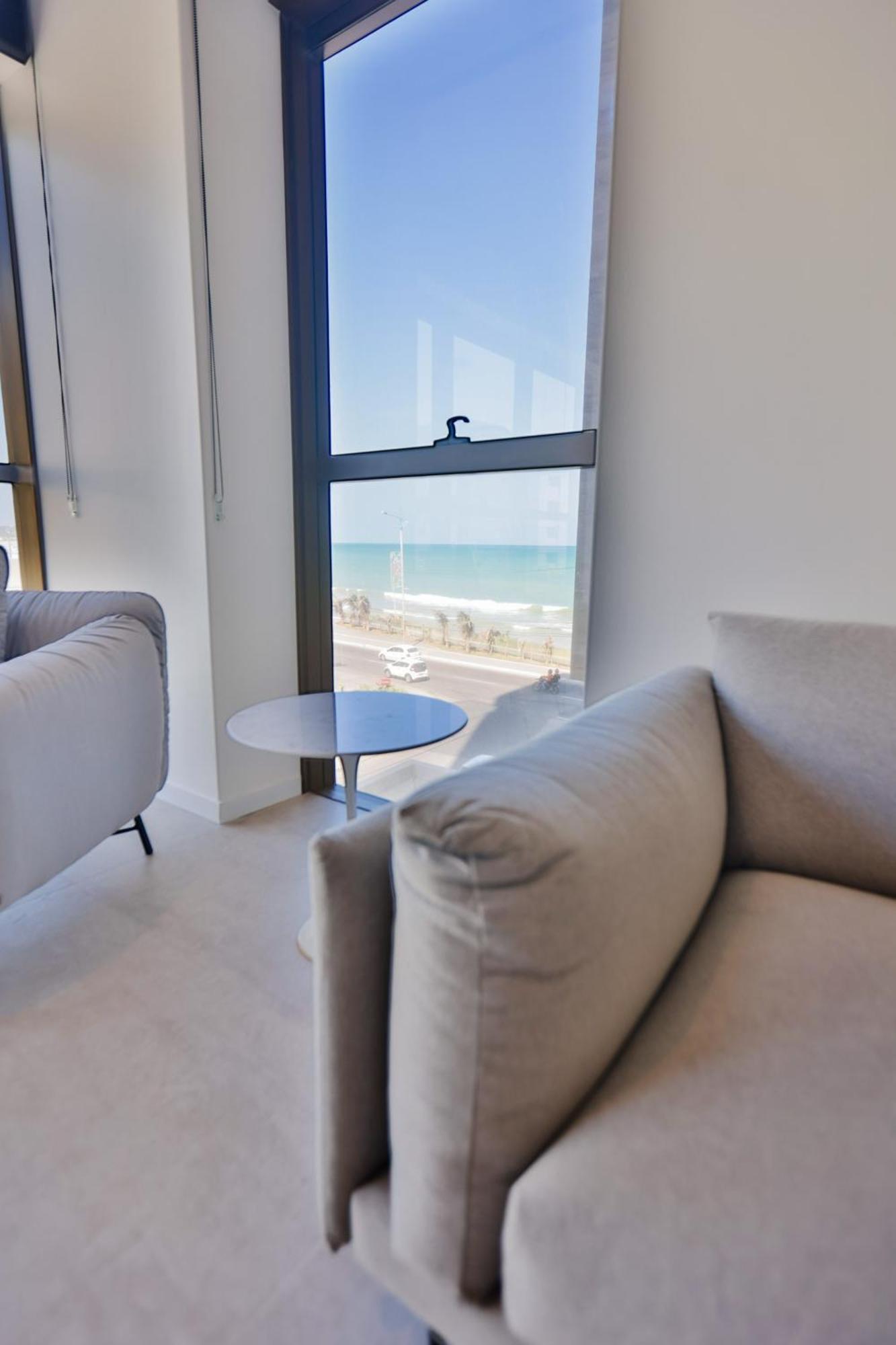 Ritz - De Luxo A Beira Mar Em *