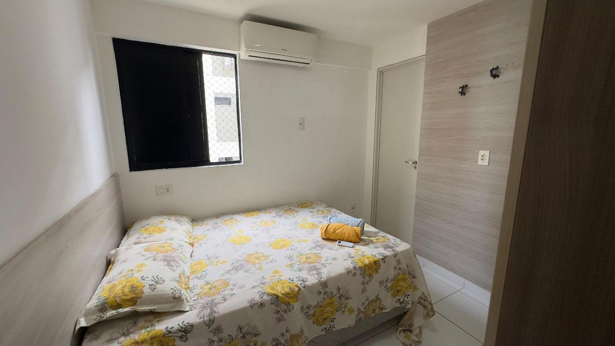 Apartamento 300 Metros Da *