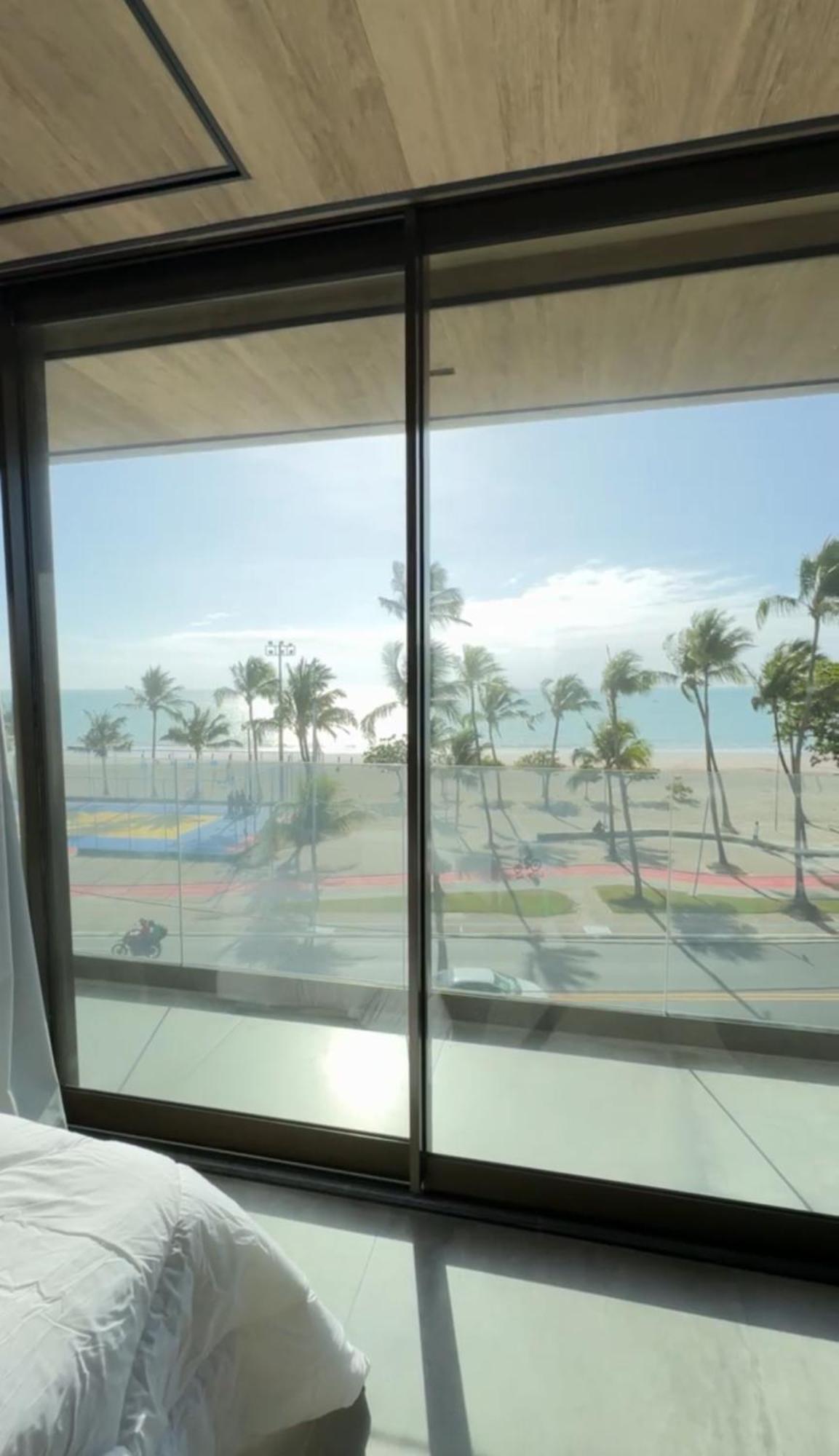 Apto Luxo Beira-mar Com Varanda Com Vista Frente Mar Na Da Pajucarant310 Apartamento