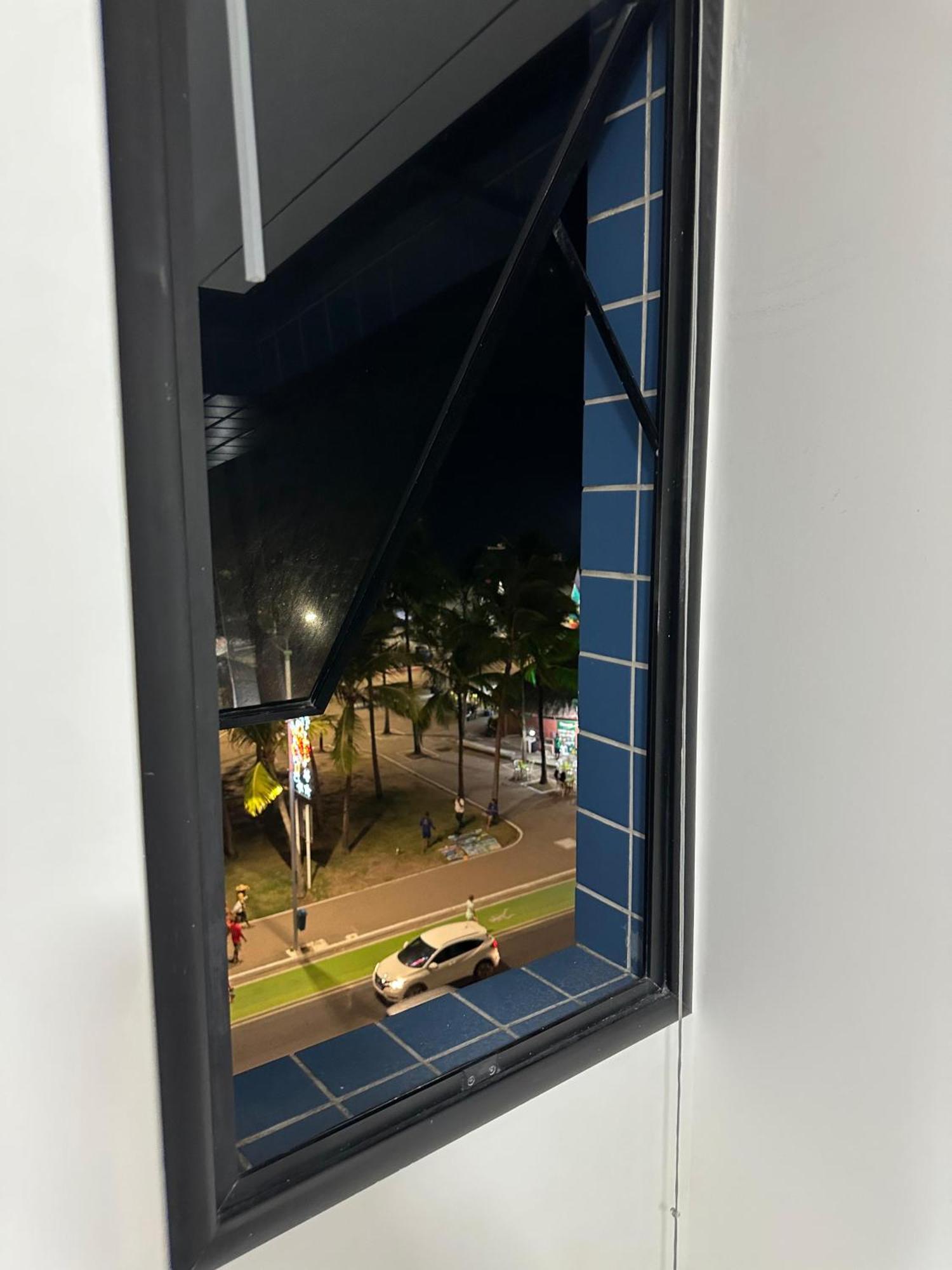 Desse Apto, A Vista E Frontal Da Orla De Pajucara 2qts- Adm Nutelss Maceió