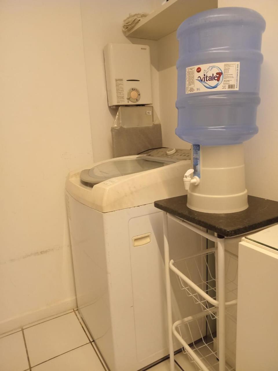 Na Beira Mar De Pajucara- Edif Neo- E Sala - Possui Varanda- Vista Lateral Do Mar-rua Julio Plech Filho 60 Esquina Com Avenida Doutor Antonio Gouveia - Consumo Eletrico E Pago No Ckeck-out - 1 Kwh E 1,35 Reias - Tem Tela De Proteca Apartamento