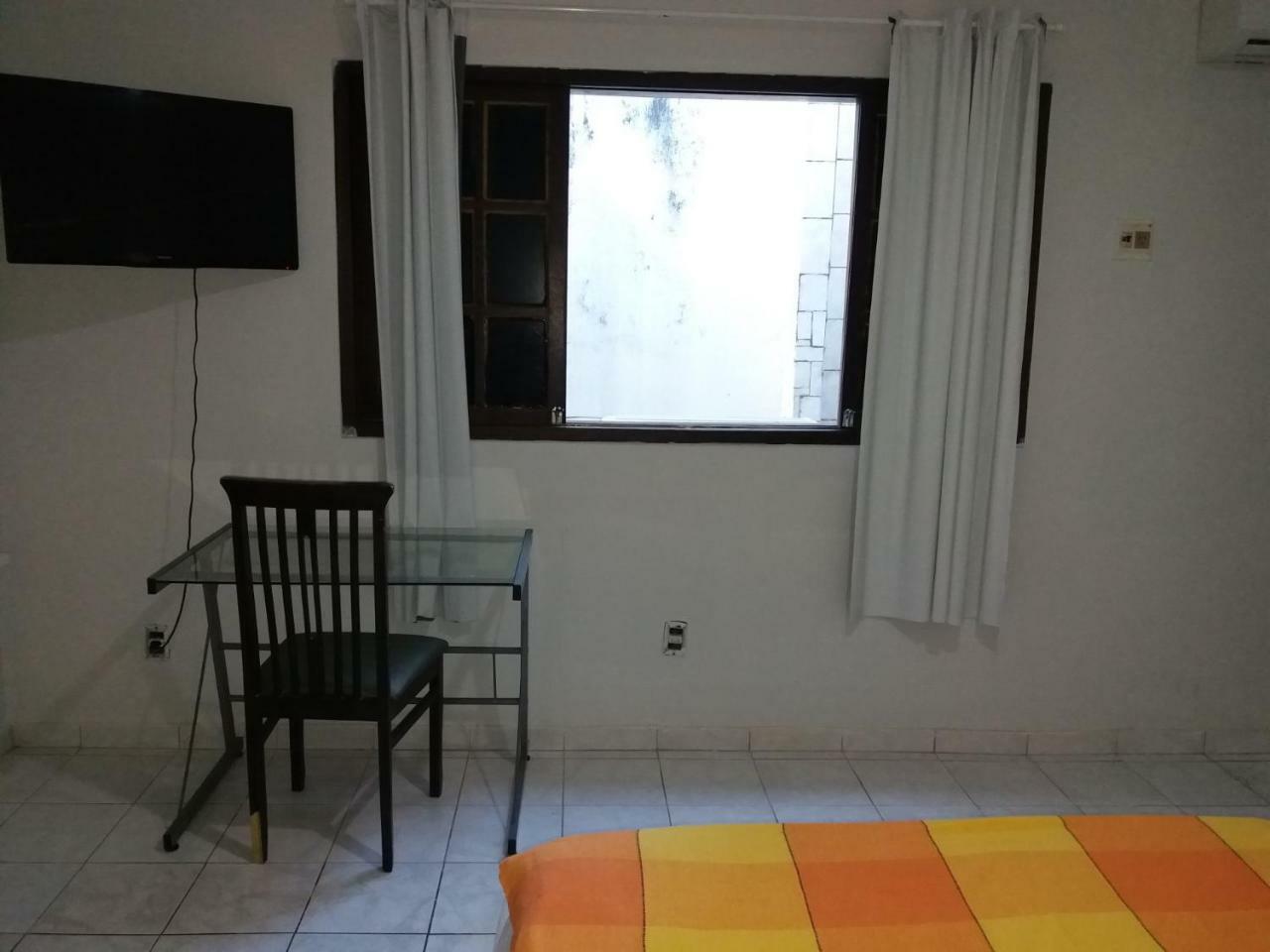 Albergue & Macayo *
