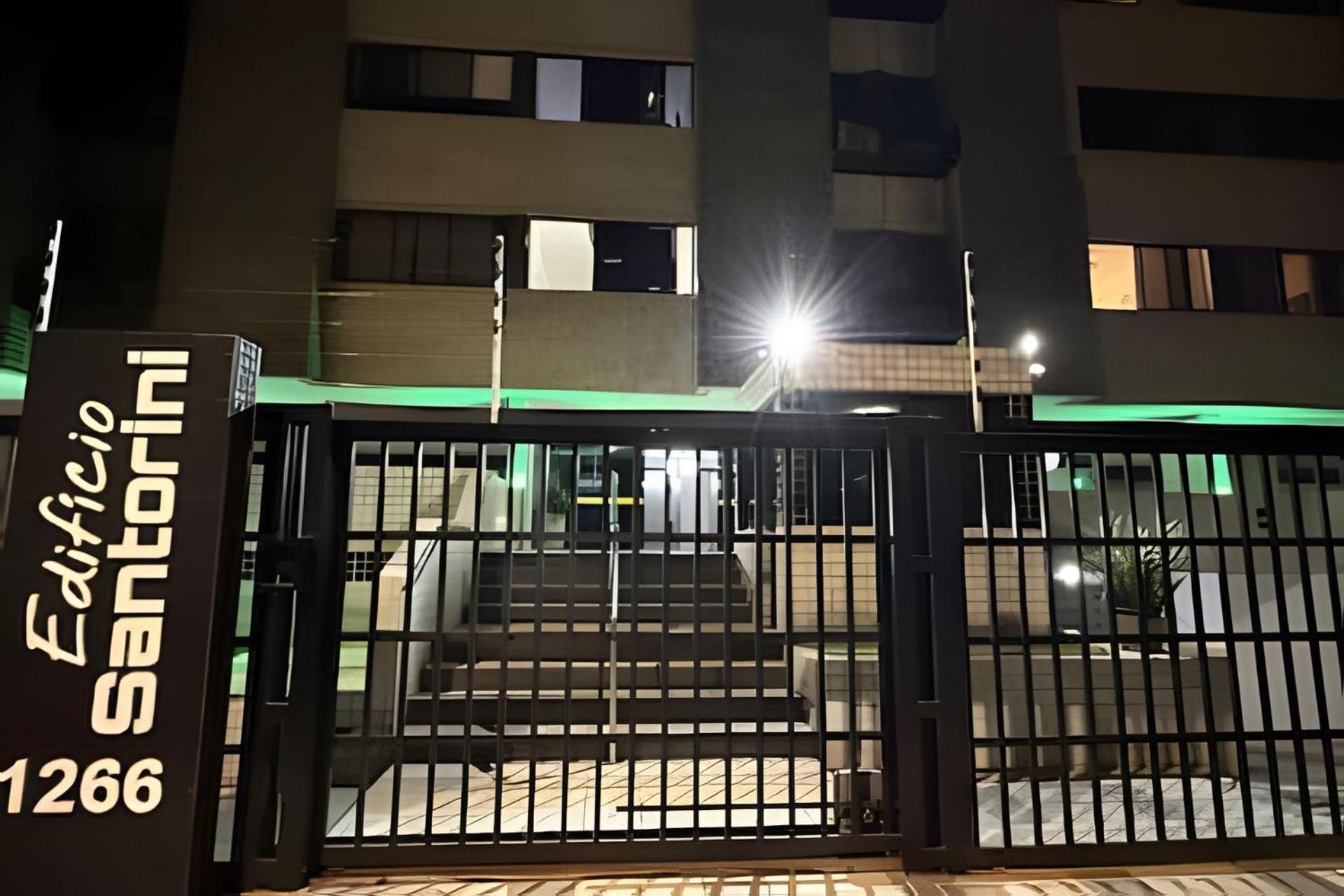 Lindo Flat A Poucos Passos Da *