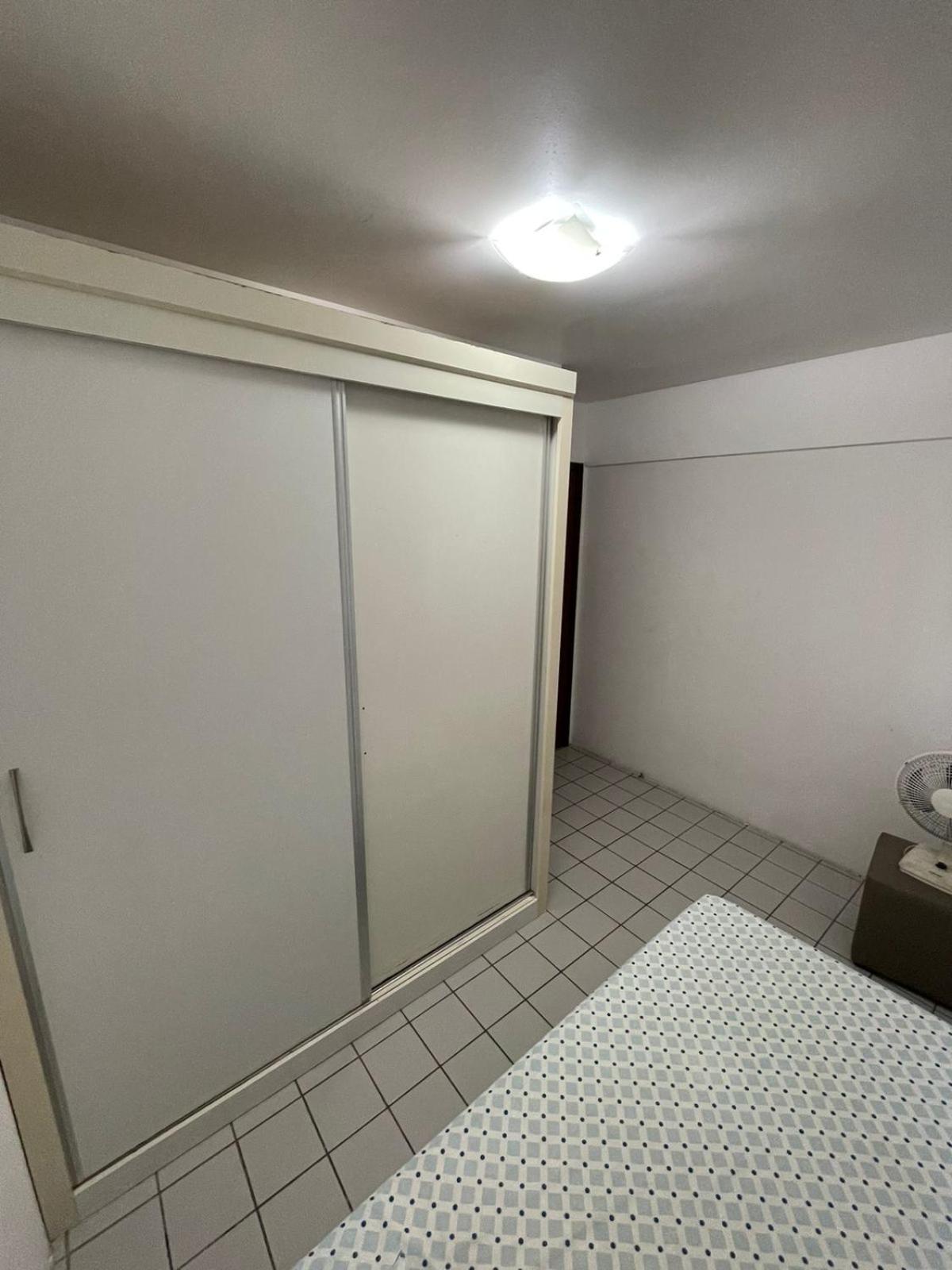 De 3 Quartos Na Ponta A 500m Da *